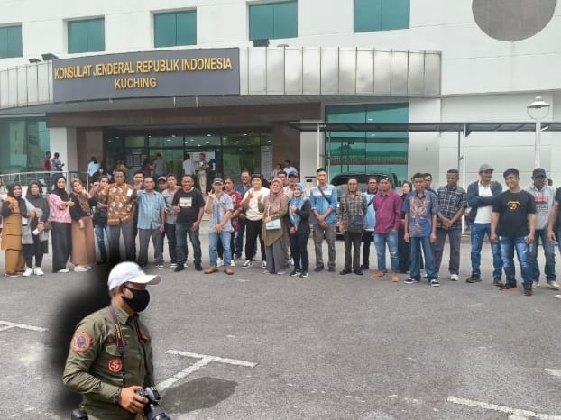 KJRI Kuching melayani 34 Pekerja Migran Indonesia dalam proses perpanjangan paspor di Sarawak