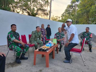 Dandim 1411 Bulukumba Letkol Inf Heraldo Tabasonda saat meninjau pembangunan Koperasi Desa Merah Putih di Desa Tamalanrea.
