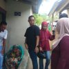 Syahwan Ma’arif bersama tim menyalurkan 100 paket bantuan sembako secara door to door kepada warga kurang mampu di Kelurahan Bentenge, Kecamatan Ujung Bulu, Bulukumba, Minggu (26/4/2026).