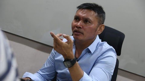 Ketua Golkar Maluku Tenggara, Nus Kei ditikam pria bermasker di Bandara Karel Sadsuitubun, korban sempat berusaha mencari pertolongan sebelum akhirnya meninggal.