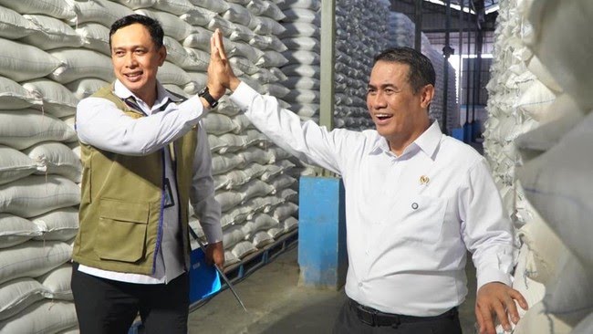 Stok beras BULOG menembus 5 juta ton, menjadi tonggak penting penguatan ketahanan pangan nasional di Indonesia.