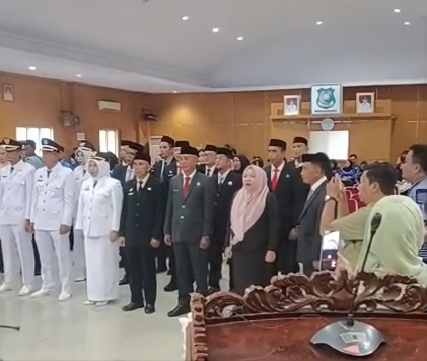 Prosesi pelantikan mutasi pejabat Pemkab Bulukumba 2026 di Ruang Pola Kantor Bupati, Andi Endang resmi dilantik sebagai Camat Bontotiro.