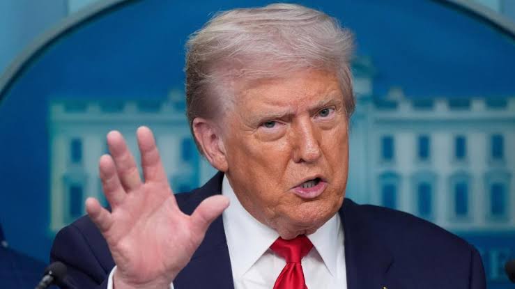 Presiden AS Donald Trump menyampaikan pernyataan resmi di Gedung Putih usai insiden penembakan saat makan malam WHCA yang memicu kepanikan.