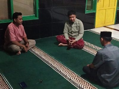 Dr. Supriadi, S.P., M.Si. memberikan pembinaan kepada kader, pemuda, dan simpatisan PKS dalam kegiatan UPA di Masjid Baiturrahman Bilamporoa, Bontotiro, Bulukumba.