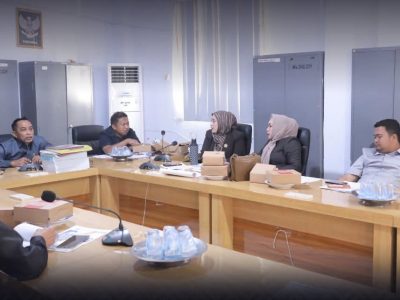 Rapat kerja Komisi IV DPRD Bulukumba bersama RSUD H. Andi Sulthan Dg. Radja dan sejumlah OPD membahas monitoring serta evaluasi APBD Triwulan I Tahun 2026 di ruang rapat DPRD Bulukumba.