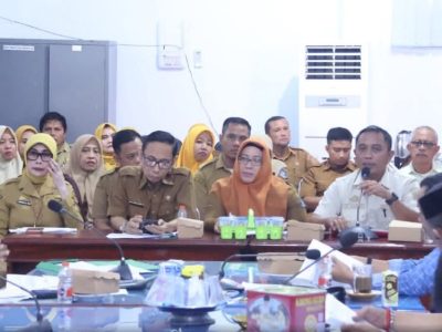 Rapat kerja Komisi II DPRD Bulukumba bersama sejumlah OPD membahas monitoring dan evaluasi pelaksanaan APBD Kabupaten Bulukumba Triwulan I Tahun Anggaran 2026 di Ruang Rapat Komisi II DPRD Bulukumba.