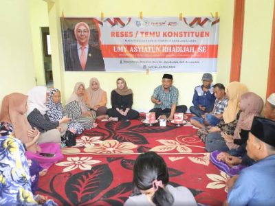 Ketua DPRD Bulukumba Umy Asyiatun Khadijah saat melaksanakan reses di Dusun Palipi, Desa Bulo-Bulo, Kecamatan Bulukumpa, Jumat (22/5/2026), menyerap aspirasi warga terkait irigasi, air bersih, dan bantuan pertanian.