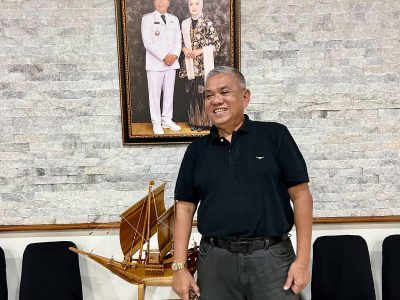 Mantan Wakil Wali Kota Makassar Andi Herry Iskandar saat berkunjung ke Bulukumba dan memuji hasil revitalisasi Pesanggrahan Tanete yang kini terlihat lebih tertata dan nyaman.