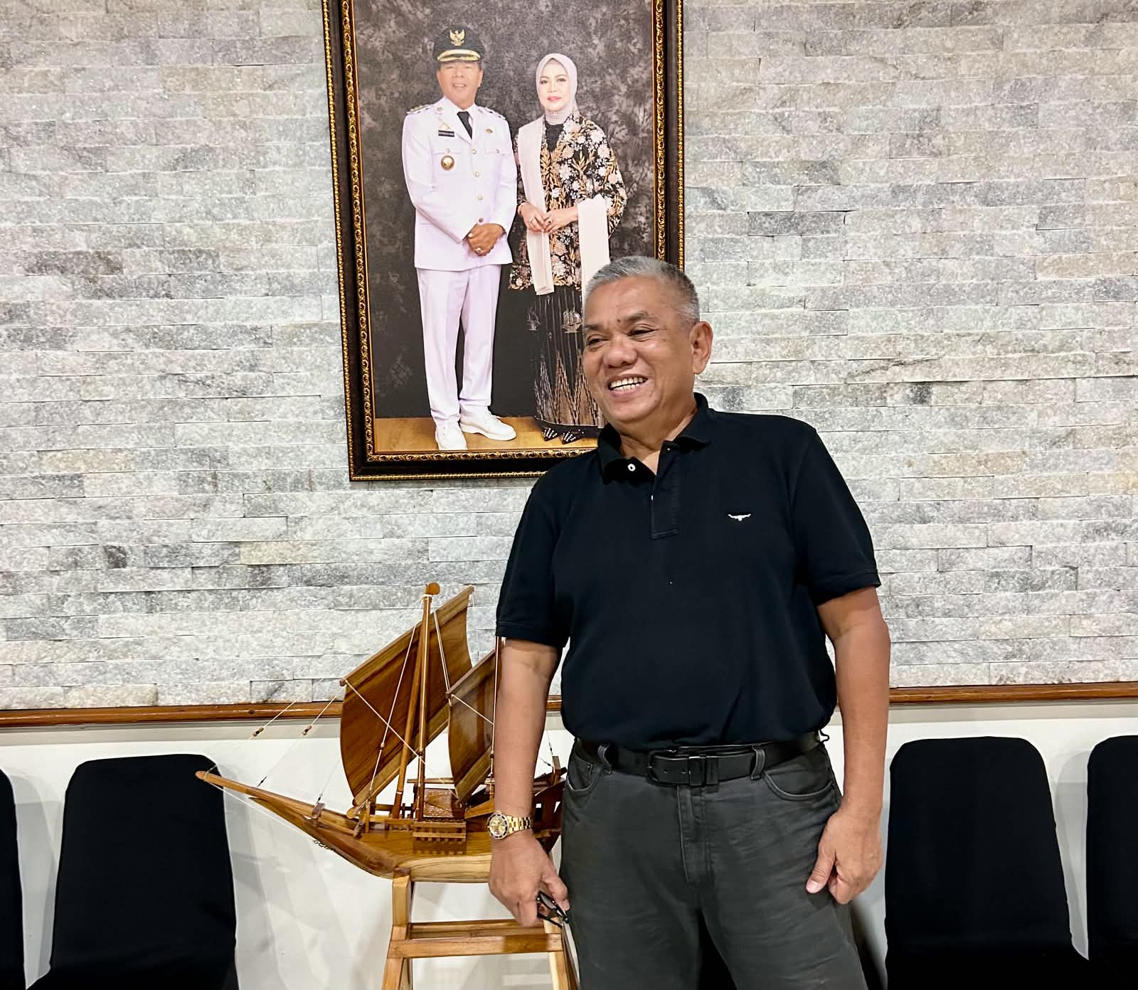 Mantan Wakil Wali Kota Makassar Andi Herry Iskandar saat berkunjung ke Bulukumba dan memuji hasil revitalisasi Pesanggrahan Tanete yang kini terlihat lebih tertata dan nyaman.